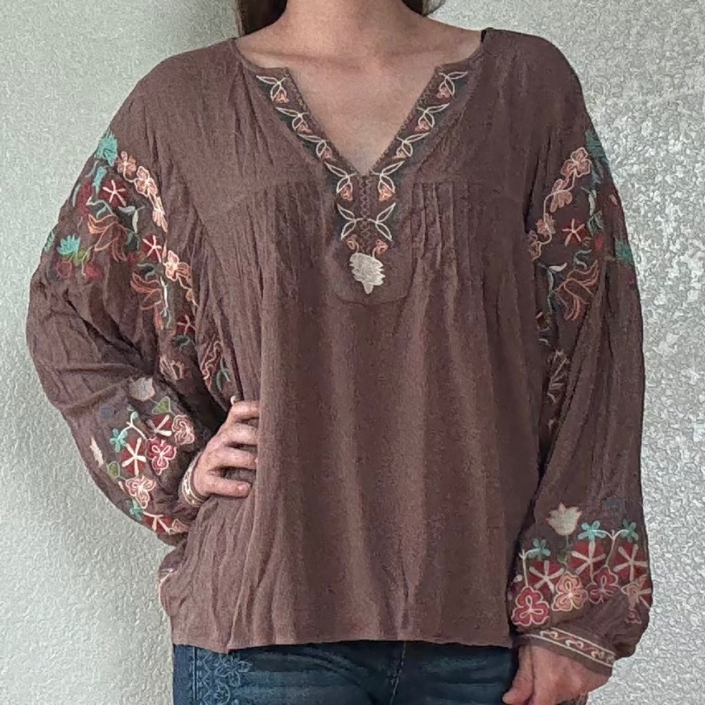 Easel Small Long sleeve Top